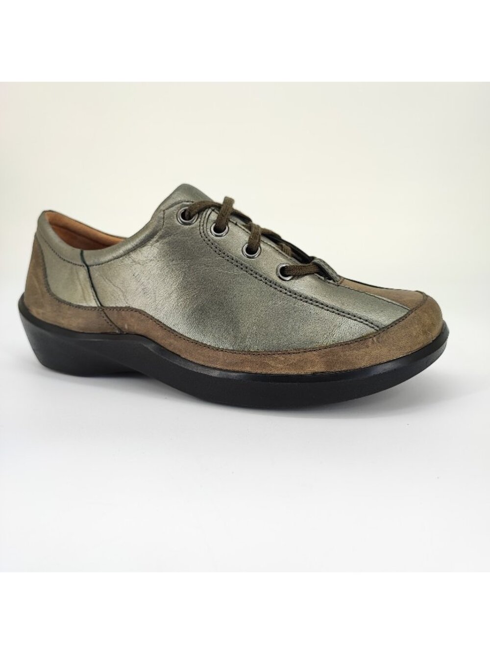 Ziera Alley Women's Size 8.5 US Comfort Flats Silver Metallic Leather Shoes